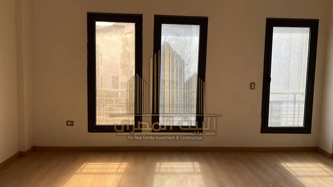 5 U909809 (36). jpeg