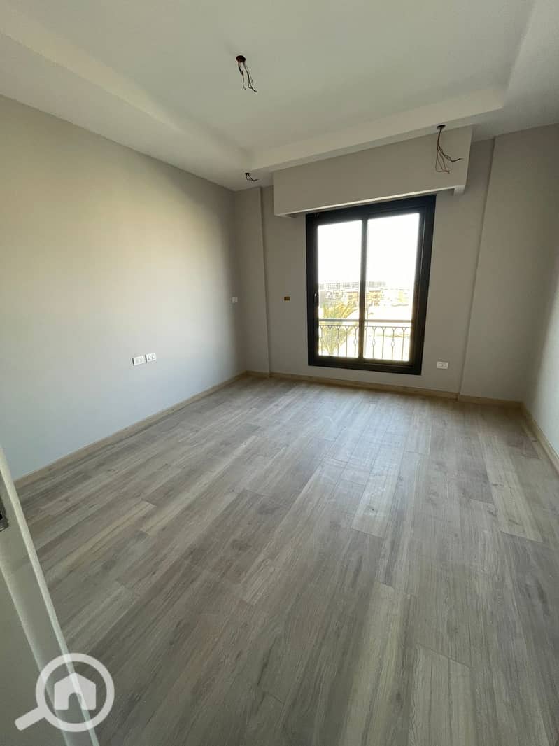 2 09a223cb-7032-4a8b-bea7-0e1c10c2e210. jpg