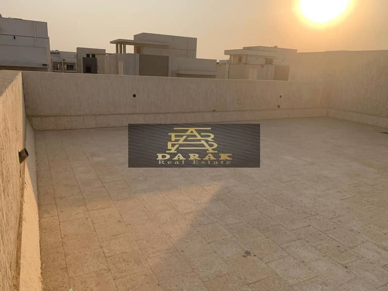 10 aa4a2a5d-dfb2-4677-858f-b85d75ad373a. jpeg