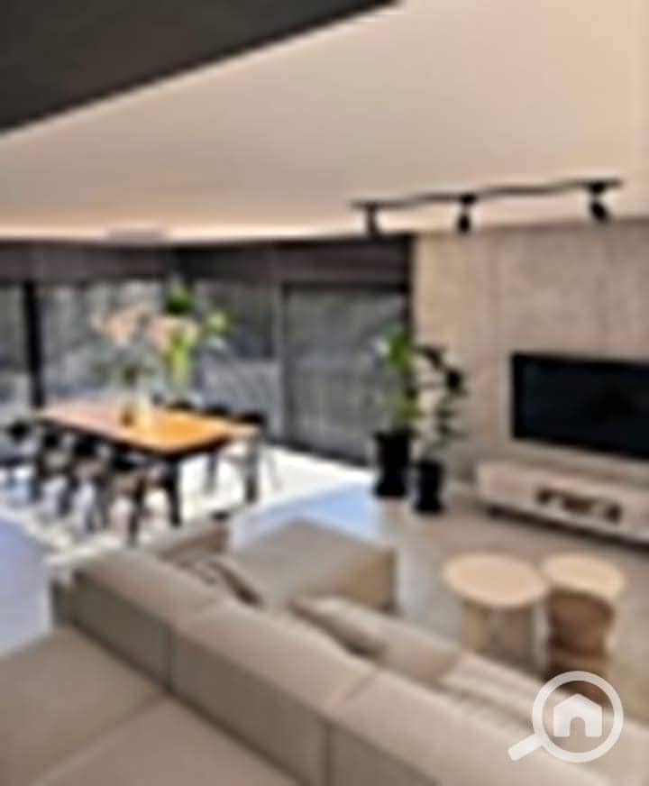 10 03d9c5db-e390-4d77-a015-03c74535916a. jpg