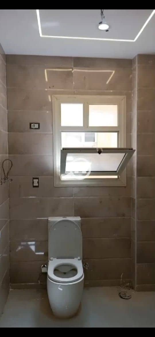 6 WhatsApp Image 2025-10-19 at 22.28. 52_b62067dd. jpg