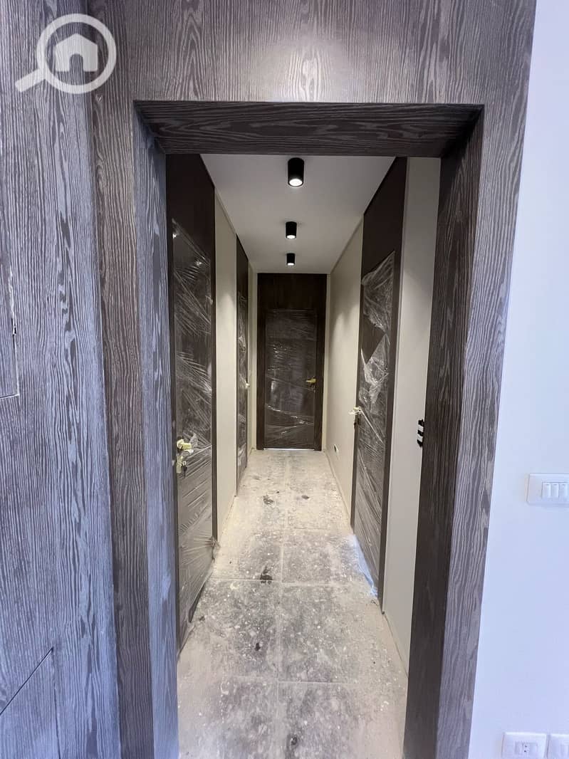 3 e5db0481-75db-4def-a3db-55780adf16e7. jpeg