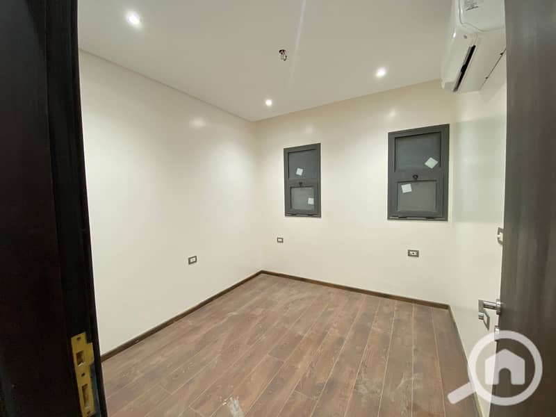 4 2129ba82-f014-45d6-93da-dcc50da59cae. jpg