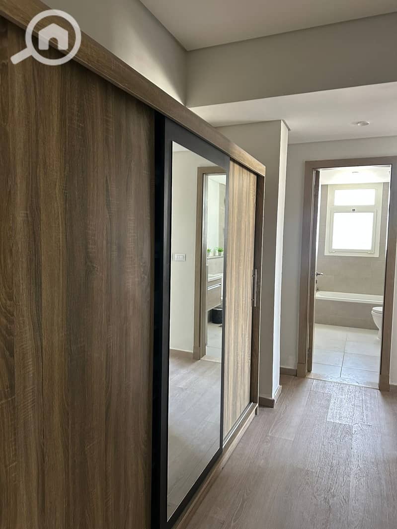 7 521958f6-cfa0-4b6d-a3fe-3611232eaad5. jpeg