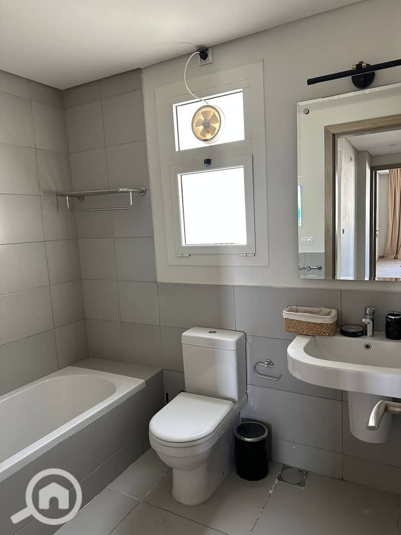 8 1aa4c60a-5042-47fb-9d50-1ed23397378b. jpeg