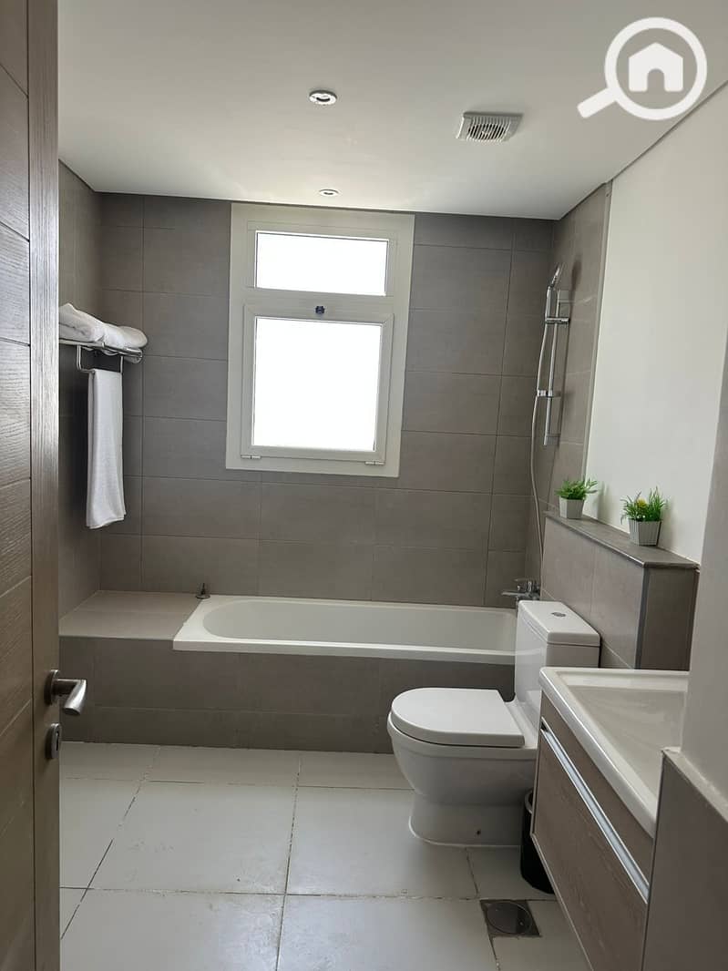 11 b99e7dd5-e44f-47e9-a58f-0ecaa900e5fd. jpeg