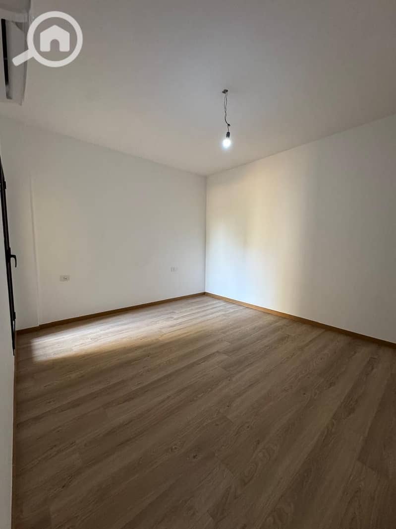 2 b65e8c77-2011-410d-8b3e-e8137cfc095b. jpeg