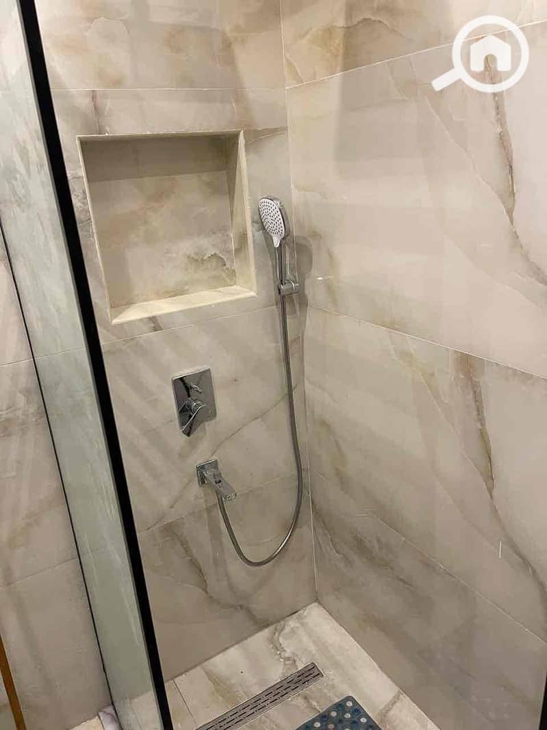 10 421053c4-d277-4037-a697-dd9a58f8c756. jpg