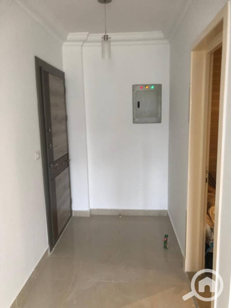 4 7f0412eb-823b-42cb-b935-5238e1261b05. jpg