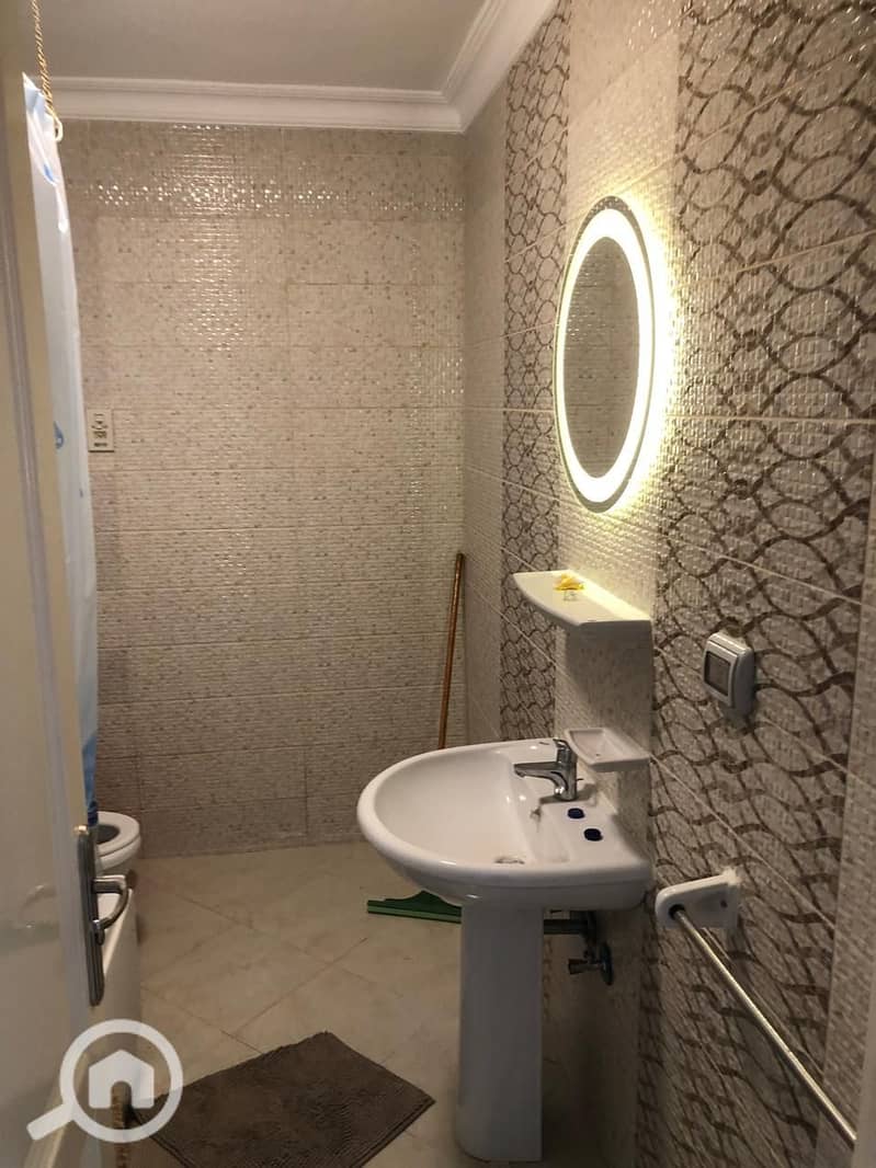 6 abfd9877-340b-4212-b885-0eef2a47cbd5. jpg