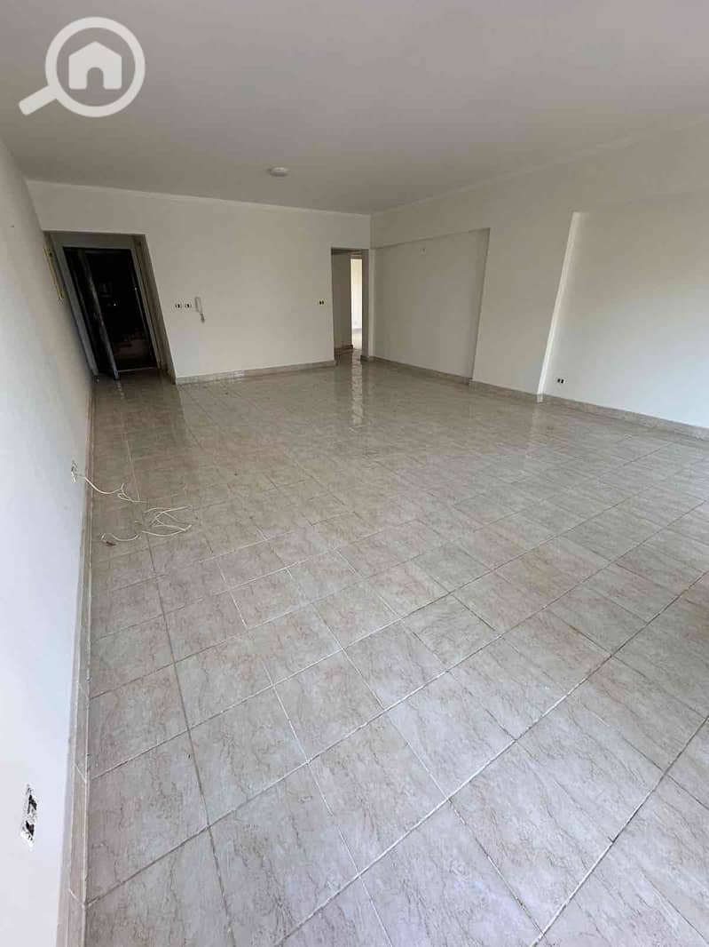 2 a7f99db2-48e0-4d35-8376-e06bc3c48f76. jpg