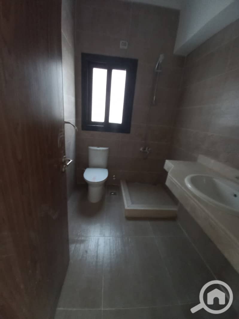 4 f6549804-3cc5-41d2-ac75-9bb315b46212. jpg