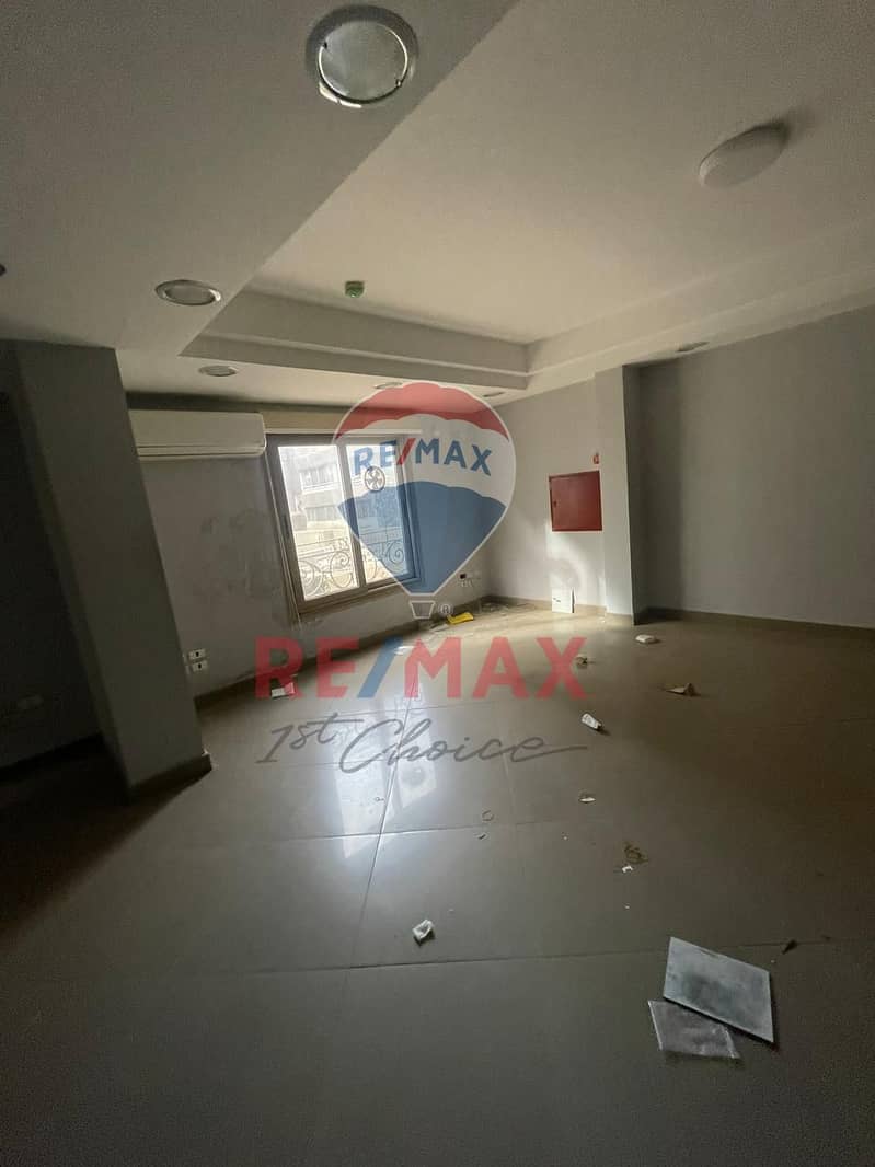 28 WhatsApp Image 2025-10-20 at 3.00. 41 PM. jpeg