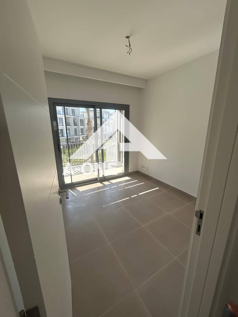 4 5856d9d1-a675-4066-a865-02f0667c3ae7. jpeg