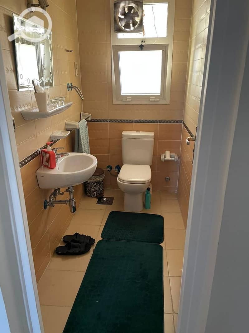 4 afde1053-513c-4daf-800e-11f10a6549d1. jpg