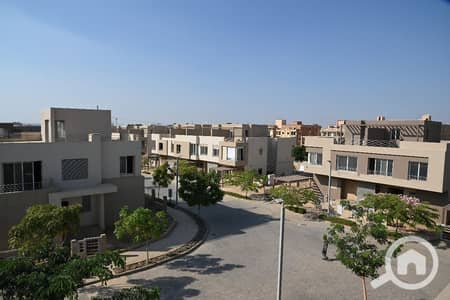 4 Bedroom Villa for Sale in Sheikh Zayed, Giza - photo_5895579102323263294_y. jpg