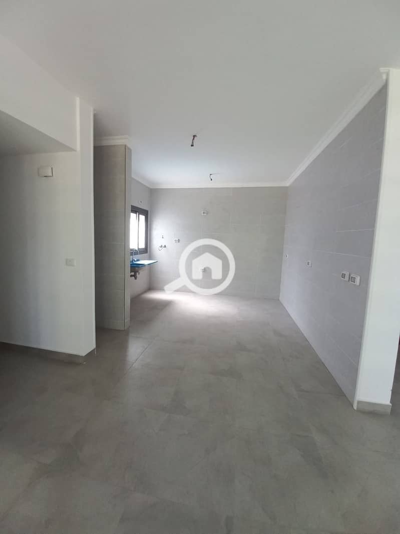 6 9aff9d14-38a9-4208-b7d4-f7c60e942a71. jpg