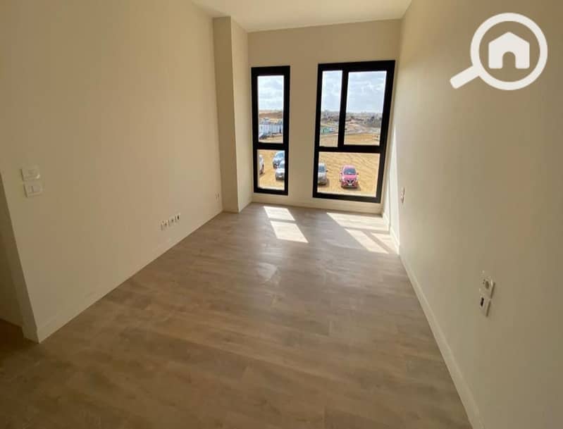 11 7326b62b-7a01-4a85-be21-586c28c4d165. jpg