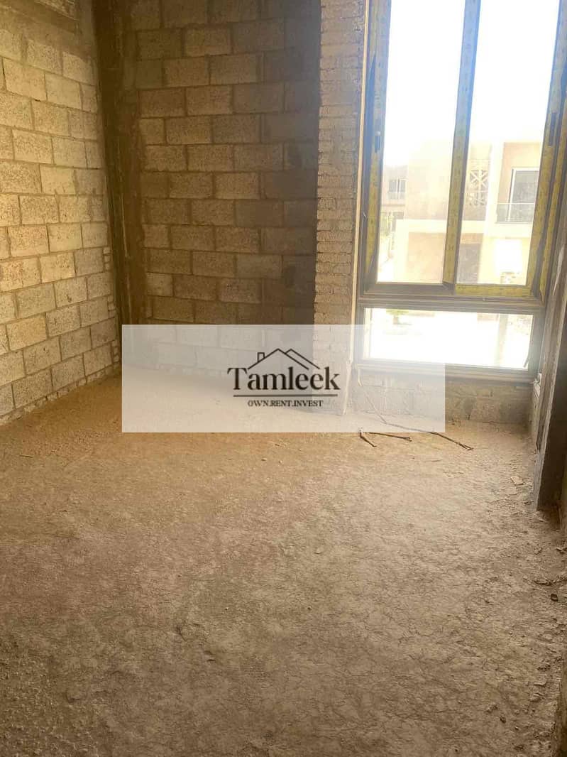 10 ca9a59e1-9c82-42c4-8209-dcb98e1f3c62. jpg