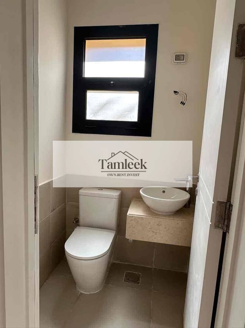 6 fe9e0eeb-2c5b-4746-848c-de270d1002e4. jpg