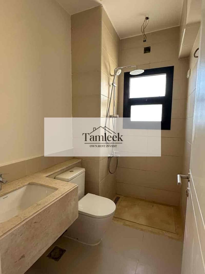 7 bc9b0d5f-0c7e-4d37-afb8-b683bdf7a8e4. jpg