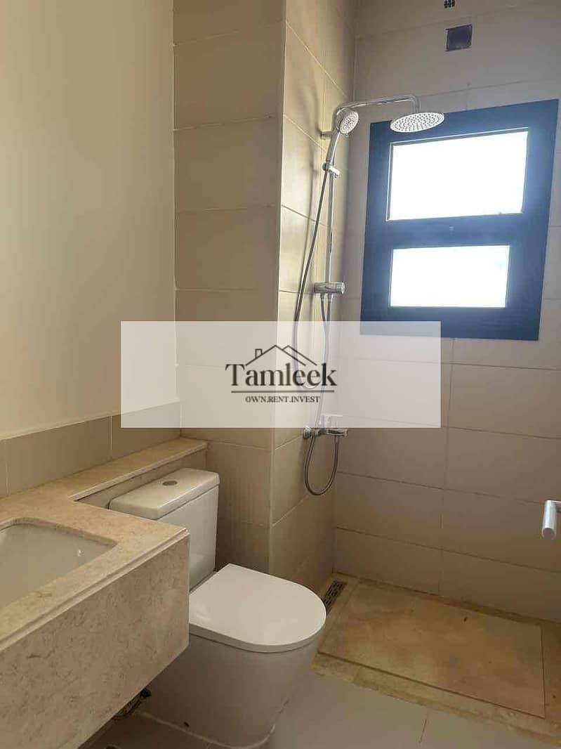 8 6de8c9f9-27b1-4da1-b385-51c1ee6e4c59. jpg