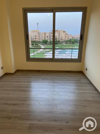 3 Bedroom Duplex for Sale in 6th of October, Giza - photo_5965323006068771852_y. jpg