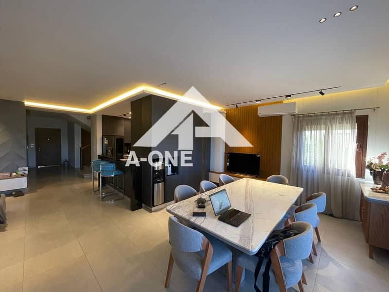 4 92c441e0-9dc5-4a39-9fe5-84a7168dc7d9. jpeg