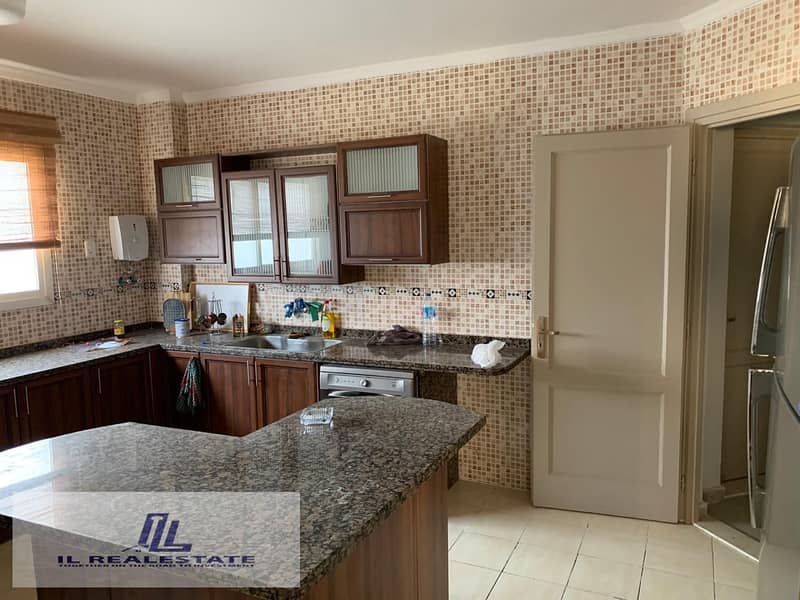 8 4bed741e-905a-4c16-82a7-fd827aee6349. jpg