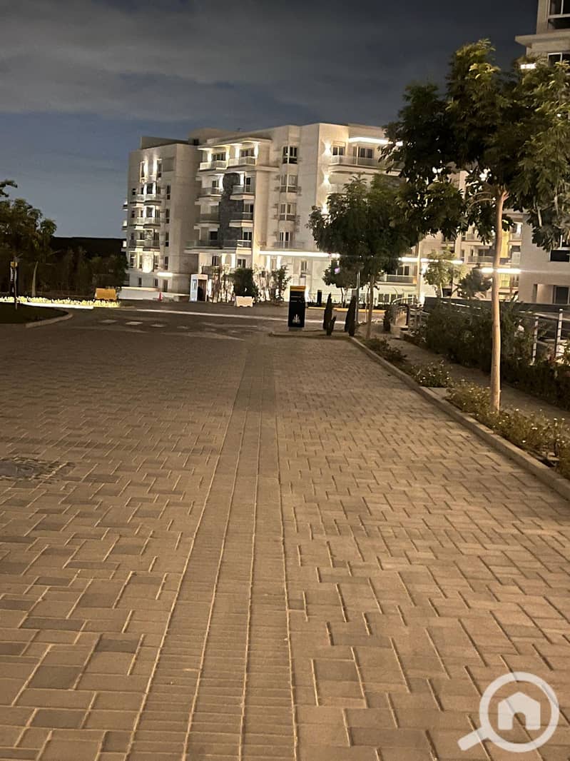 5 c821ad16-cfd3-4de4-8774-2086e41e3ae5. jpg