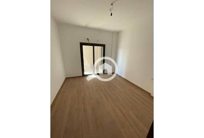 10 3830427-4eb16o. jpg