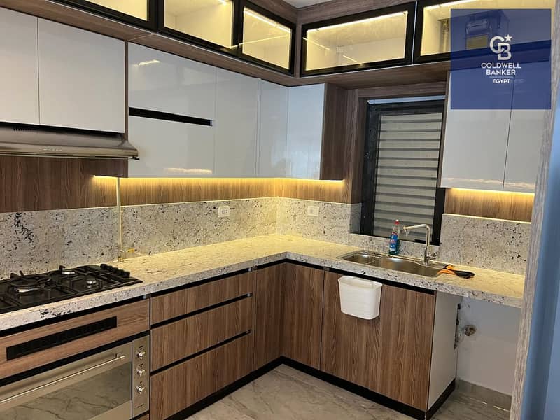 10 6a49242c-84b8-4058-a233-9e7f9055e6de. jpeg