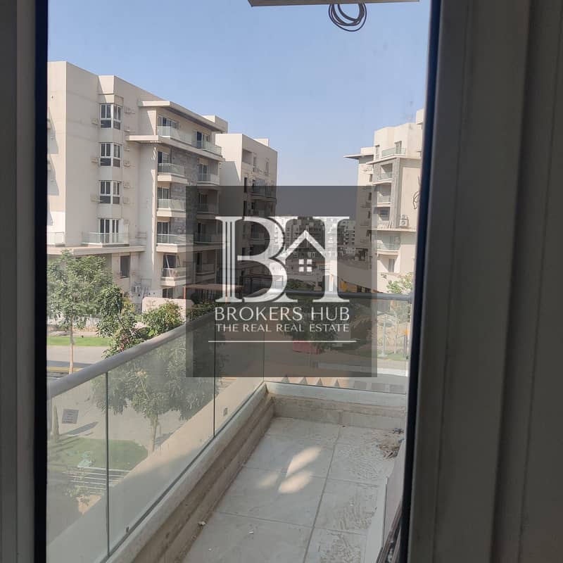 8 ed4e76e6-73ec-4d02-a617-1bc38bf4835d. jpg