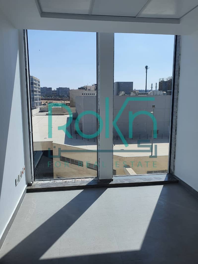 8 e73f512b-e3f0-4b98-a9d4-8f4b33efa429. jpg