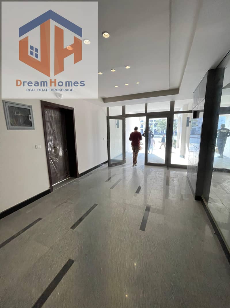 10 b624f143-a68a-4ef7-b237-bd7cc5a49dd3. jpg