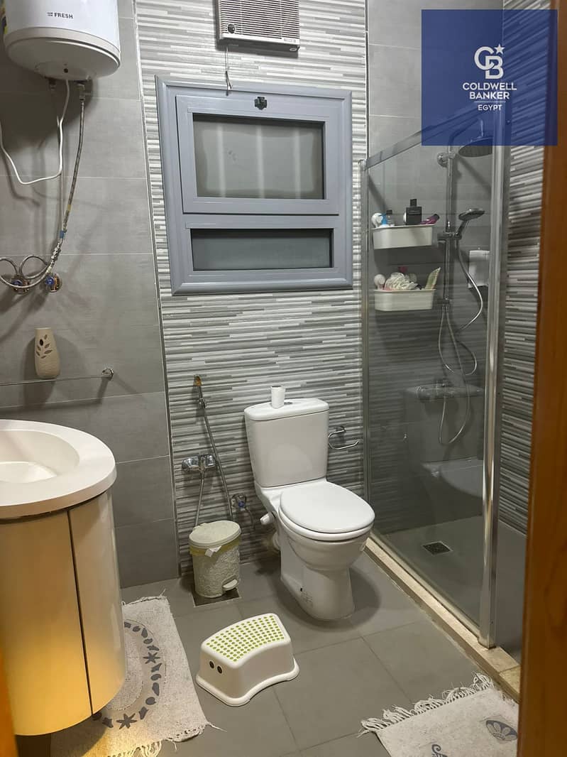 16 b527a299-8e67-47b0-8e35-746445819f94. jpeg