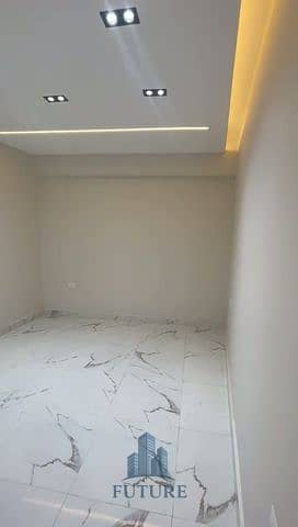35 WhatsApp Video 2025-09-06 at 21.32. 10_7a0f8d90. mp4_20251020_210701.379. jpg