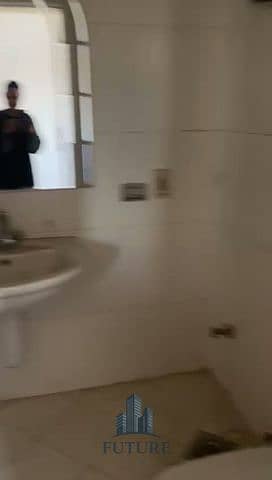 24 WhatsApp Video 2025-10-20 at 21.14. 48_f5674ad5. mp4_20251020_213437.661. jpg