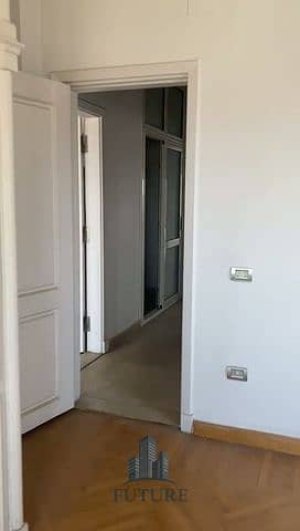 32 WhatsApp Video 2025-10-20 at 21.14. 48_f5674ad5. mp4_20251020_213529.416. jpg