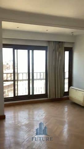 33 WhatsApp Video 2025-10-20 at 21.14. 48_f5674ad5. mp4_20251020_213535.255. jpg
