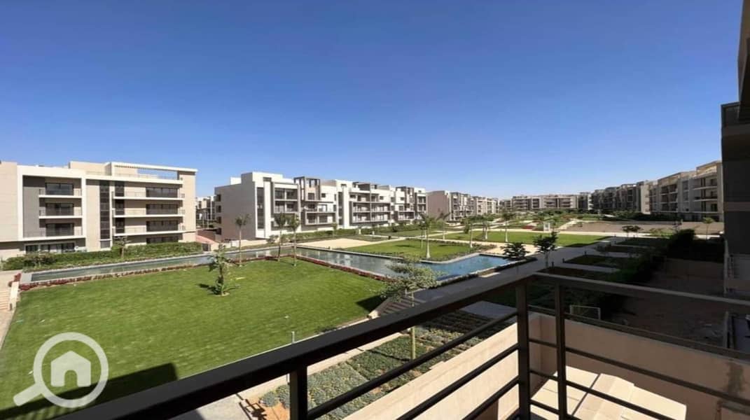 8 7a24bc6c-c8d3-4436-8f36-e64a1652e5e7. jpg