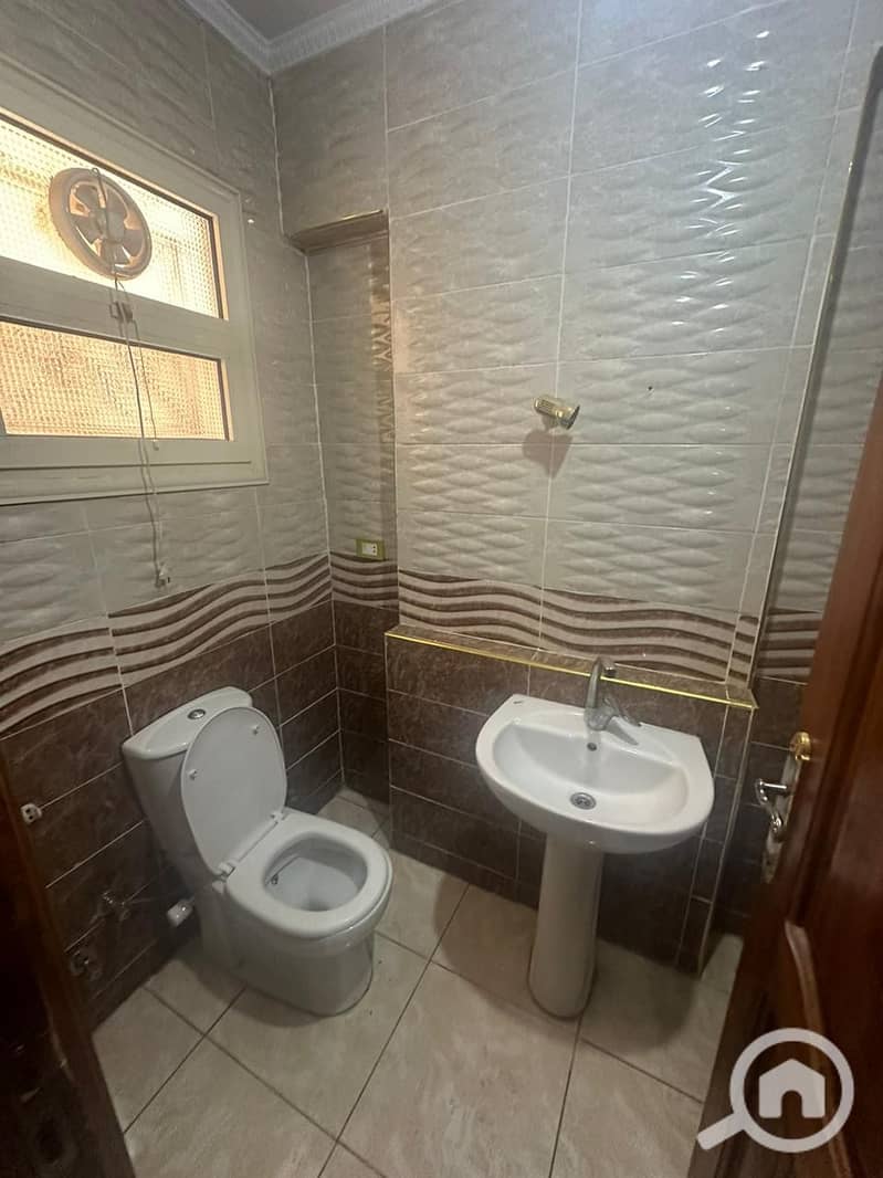 4 e17a2e44-ccd7-45ba-b7f7-000a3a9200c7. jpeg