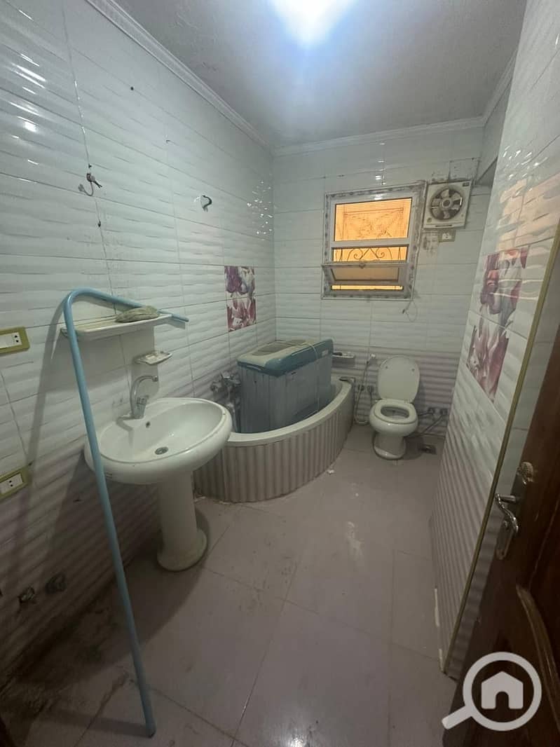 10 0c54785c-dec1-41ca-810a-f03d86877bbd. jpeg