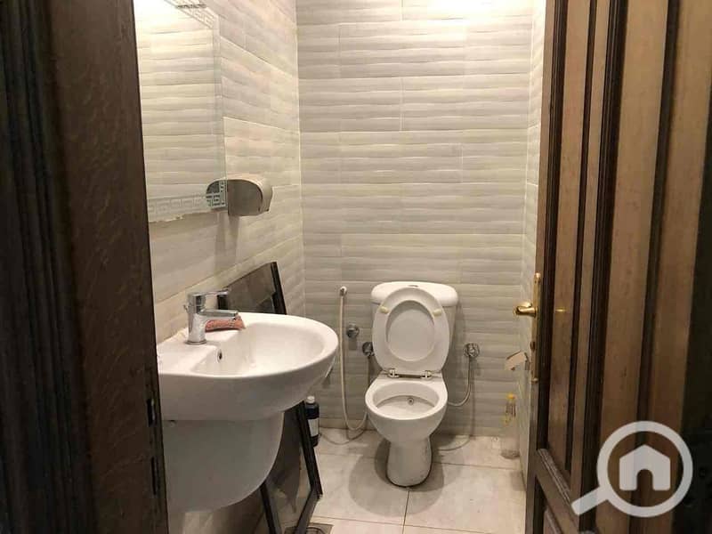 4 69ab6429-3a16-4190-8ef3-72ce0d909ac6. jpg