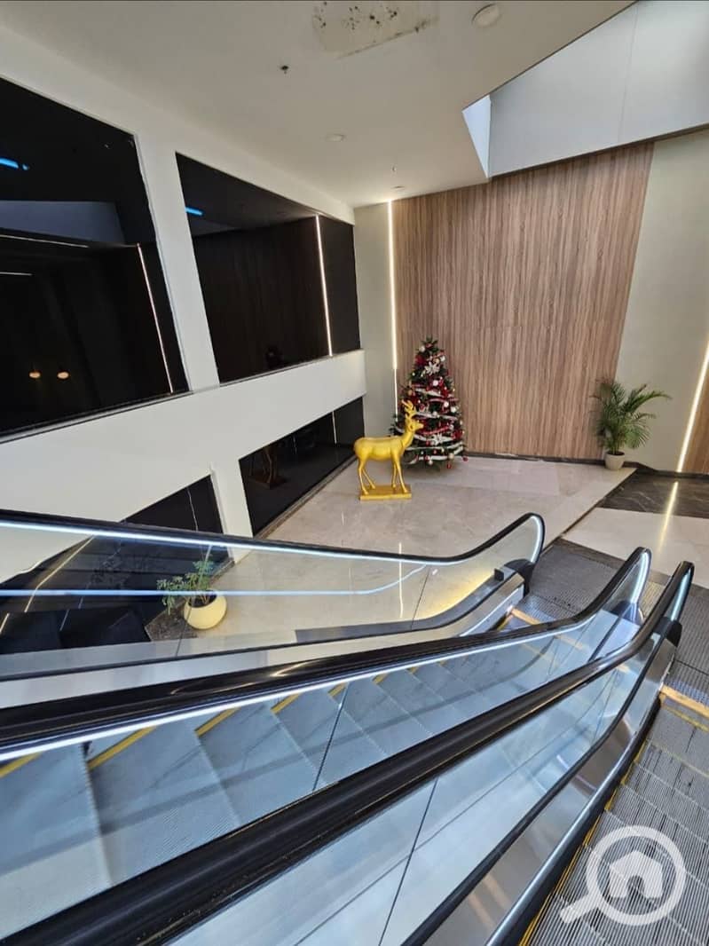 8 9d5ebae2-238c-4ff5-83fa-a0acb1144422. jpeg