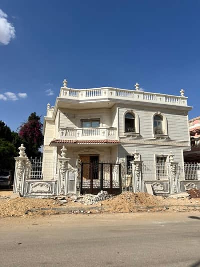 9 Bedroom Villa for Sale in Shorouk City, Cairo - فيلا كبيرة مميزة ١٠٠٠ متر قطعتين ارض في الشروق ٢
