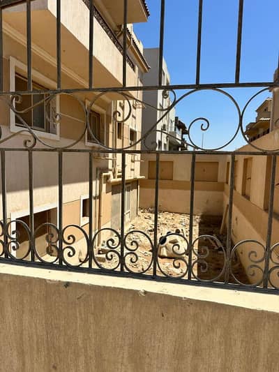 6 Bedroom Villa for Sale in 6th of October, Giza - فيلا ناصية بحري مميزة بـ Green Village - خلف مول مصر مباشرة