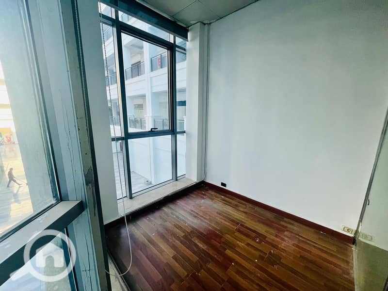 2 WhatsApp Image 2025-10-15 at 3.28. 52 PM (1). jpeg