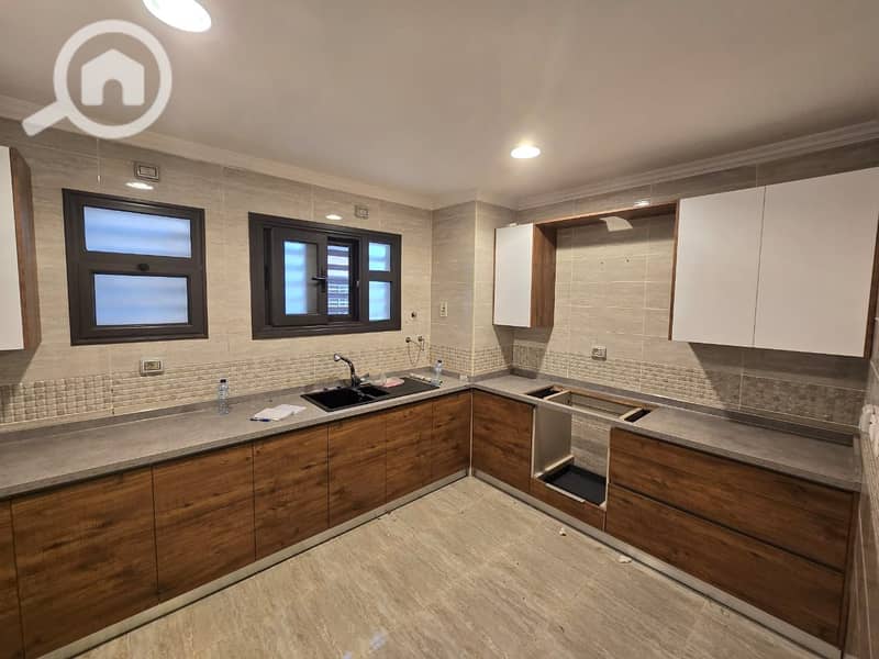 12 d8e844cc-9749-426f-9443-cff199c83a98. jpeg