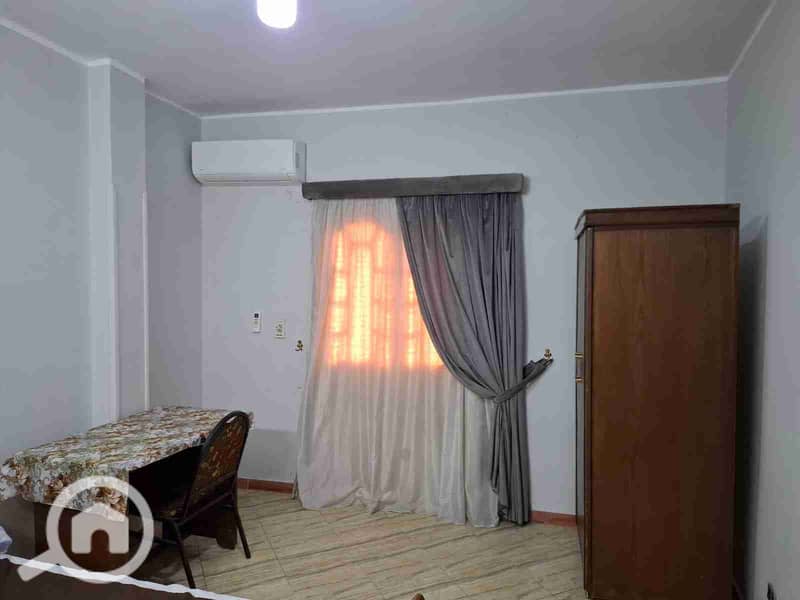 2 1000986816. jpg